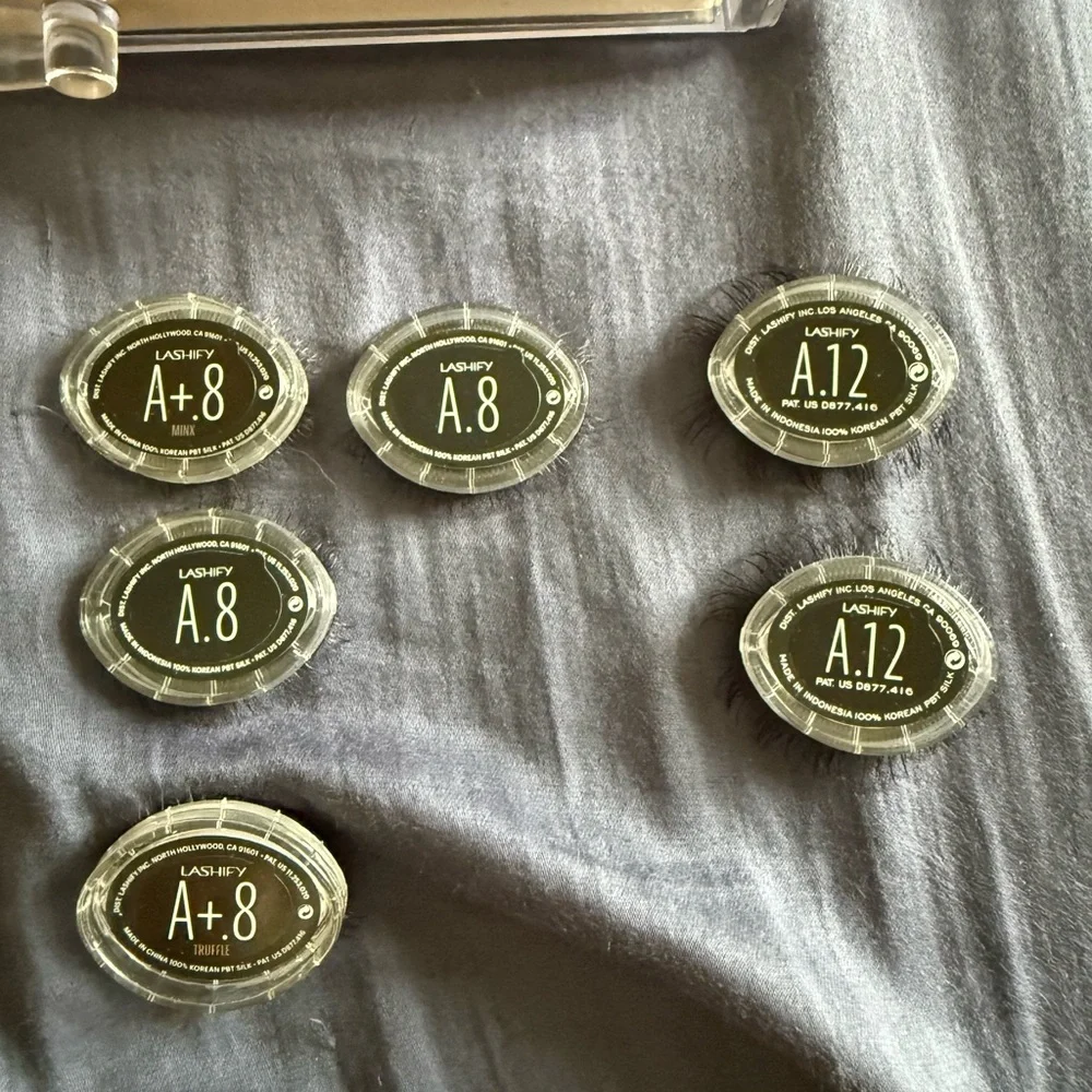 Lashify kit! - Picture 3 of 12